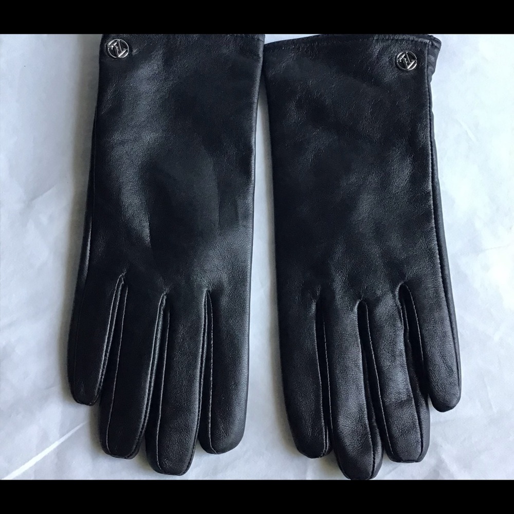 Adrienne Vittadini gloves